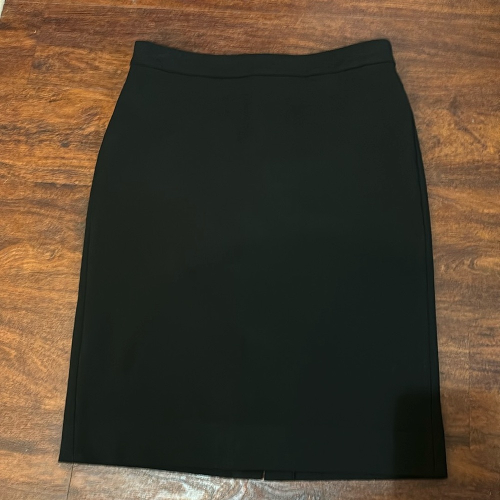 J Crew 365 No. 2 Pencil® skirt in four season stretch Size 4